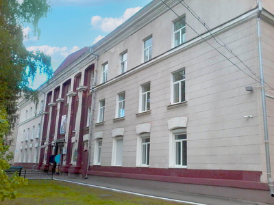 Фасад здания библиотеки